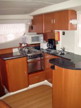Used Power Catamaran for Sale 2007 Leopard 47 Layout & Accommodations